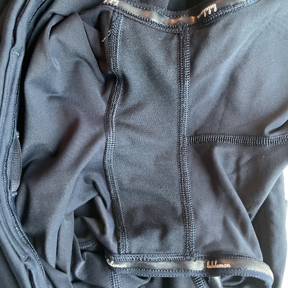 Lululemon Skirt size 6 - True Navy - Picture 3 of 3